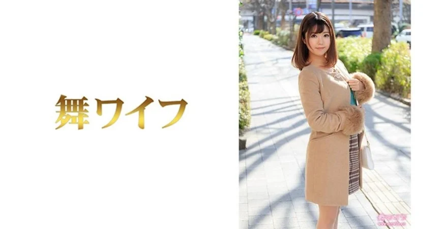 妹妹半夜爬上姊姊的床给姊夫口交，还要姊夫给自己破处