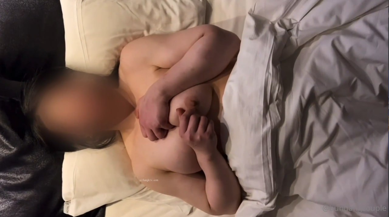 偷窥TOILET女同学厕所好多水